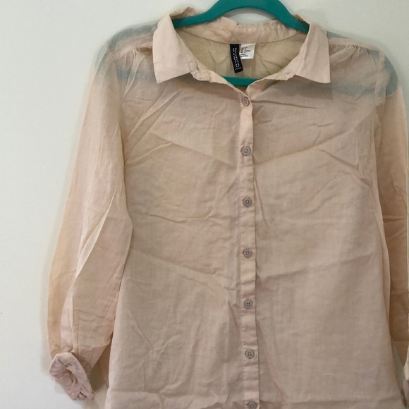 H&M Button Down Creamy Pink Top! - Picture 3 of 7